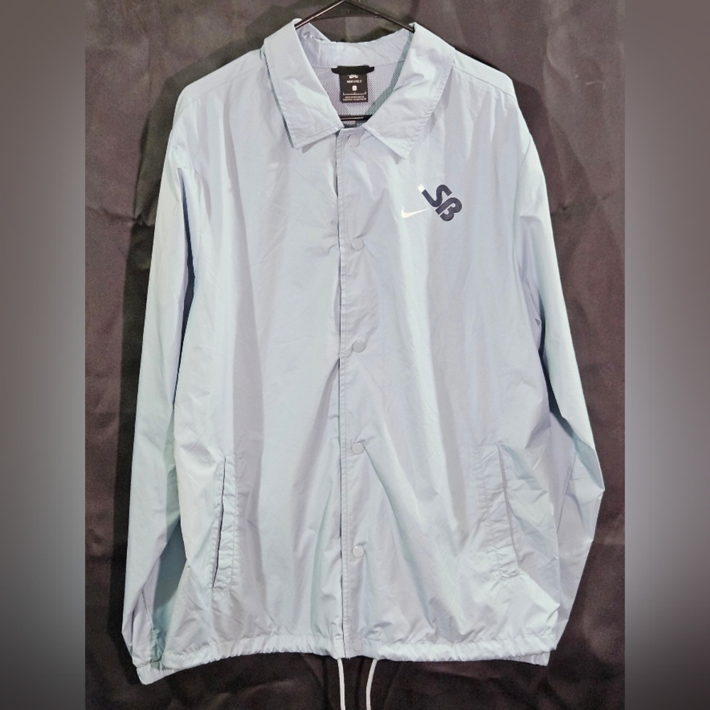 Nike SB Shield Men's Coaches Jacket Size Large Button Up Nike Jacket . Windbreak
